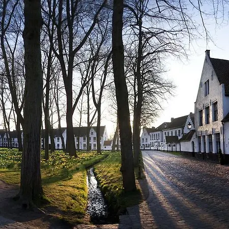 Апартаменты Dijver - Serene Escape In The Heart Of Historic