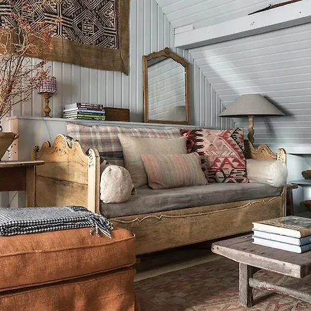 Dijver - Serene Escape In The Heart Of Historic