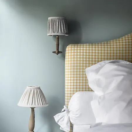Dijver - Serene Escape In The Heart Of Historic